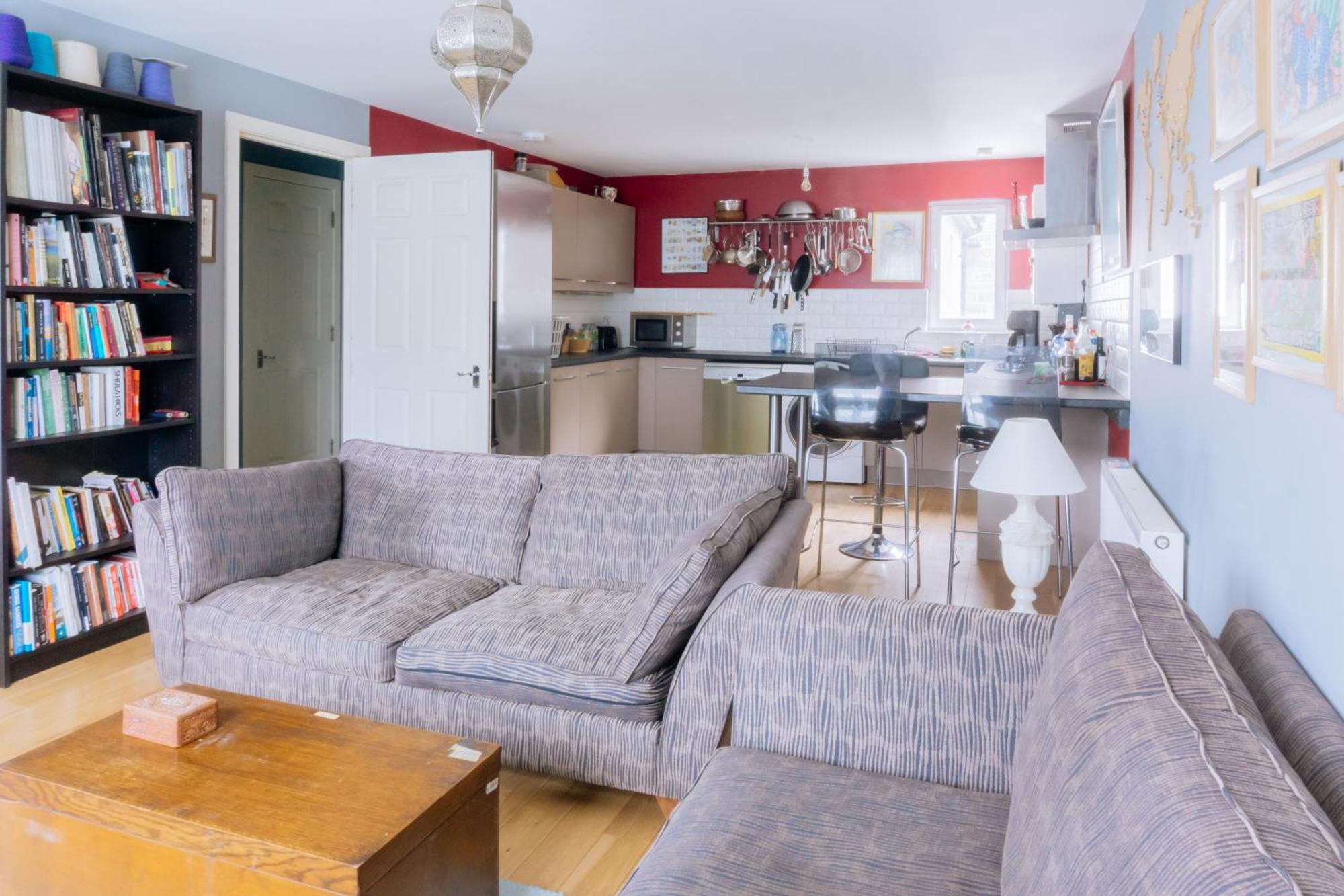 Stylish 3 Bedroom Apartment Near Hollyrood Park Edinburgh Exterior photo