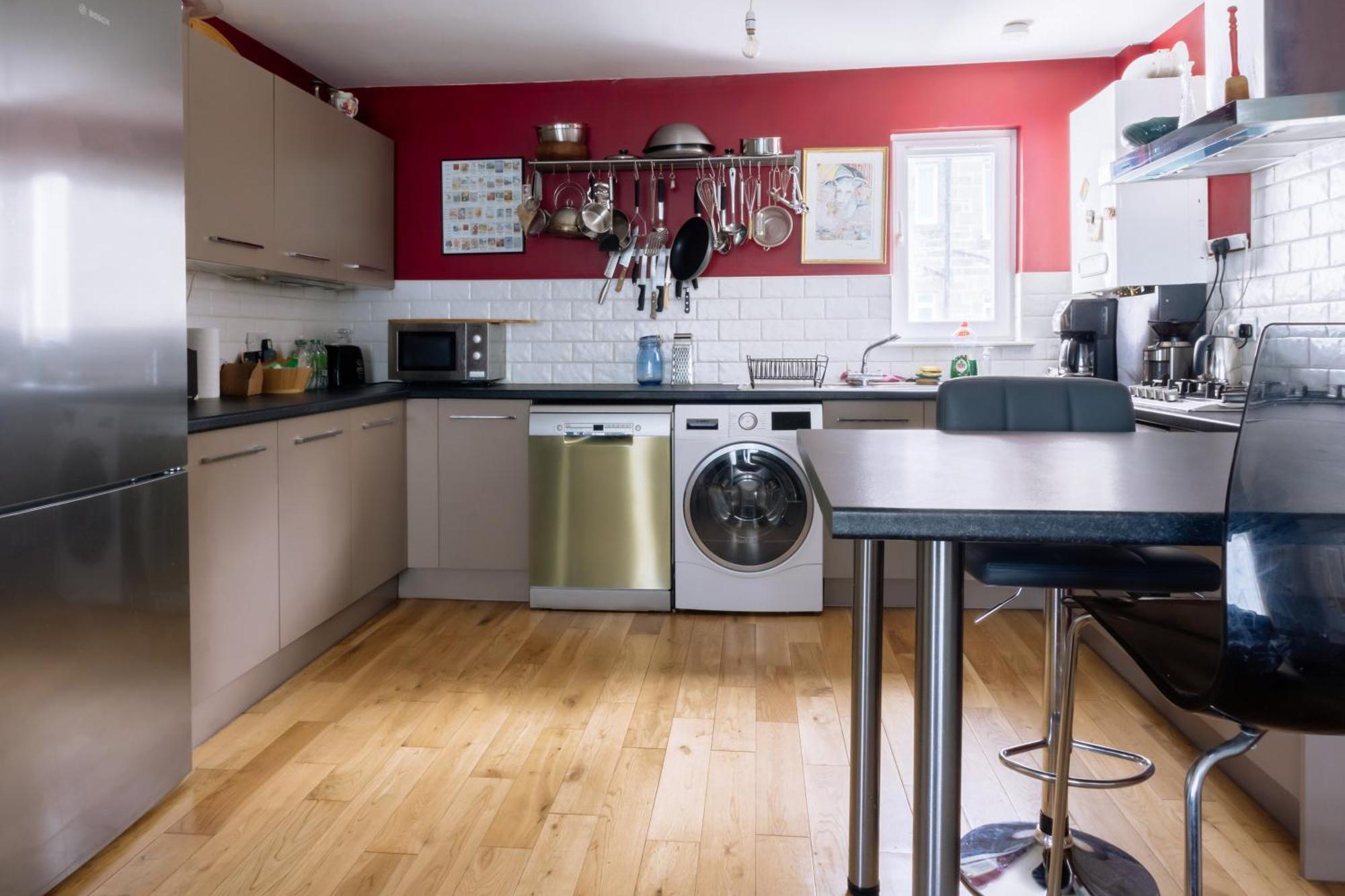 Stylish 3 Bedroom Apartment Near Hollyrood Park Edinburgh Exterior photo