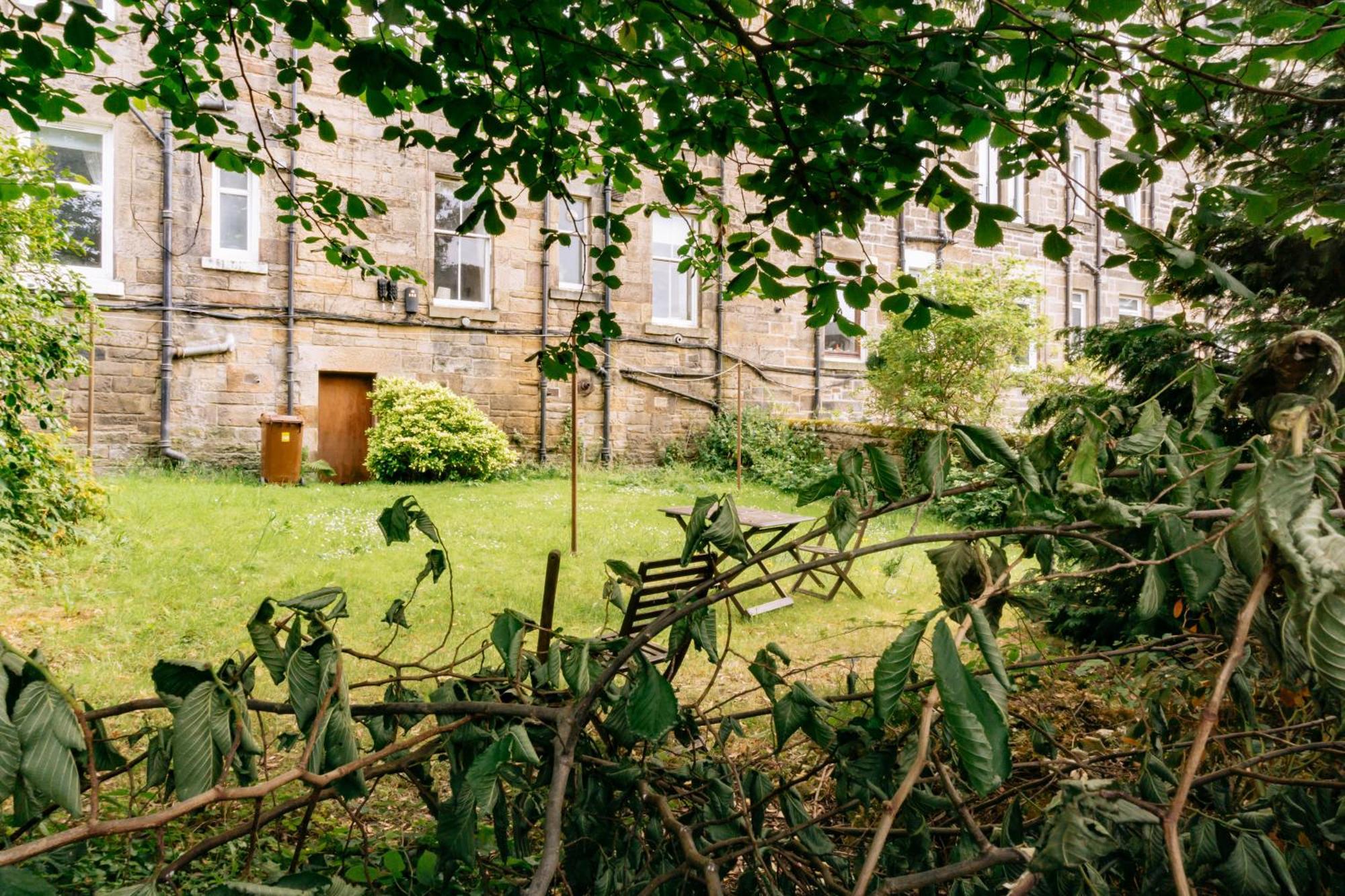 Stylish 3 Bedroom Apartment Near Hollyrood Park Edinburgh Exterior photo